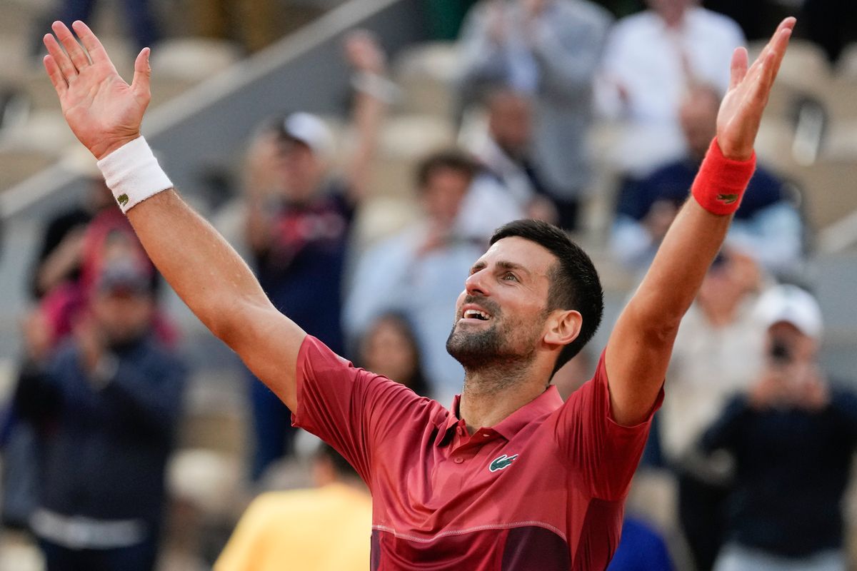 ジョコビッチ選手が全仏オープンで15年連続18度目の8強入り(写真：AP/アフロ)