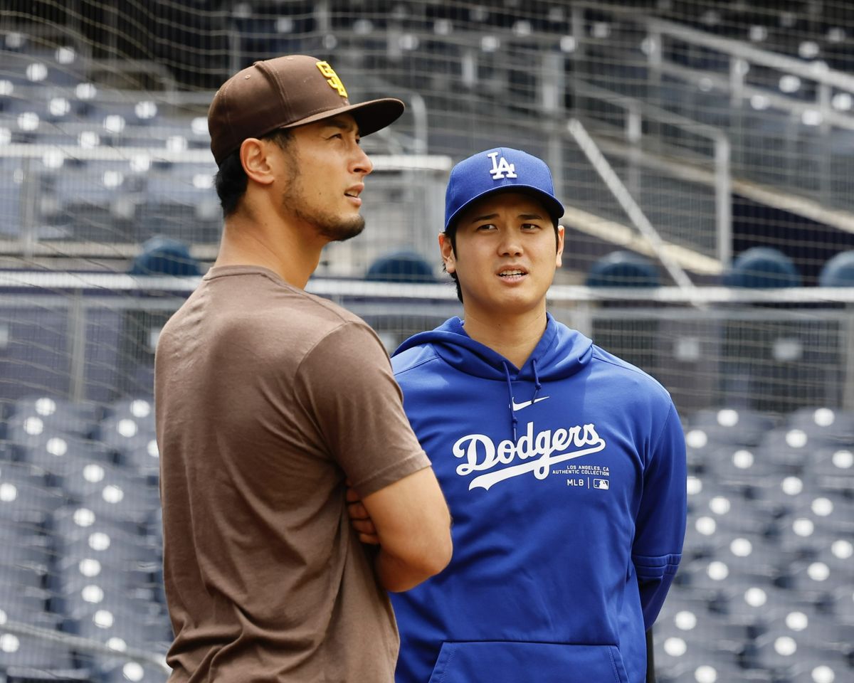 ダルビッシュ有投手と大谷翔平選手は前日の試合前に2人で会話(写真:日刊スポーツ/アフロ)