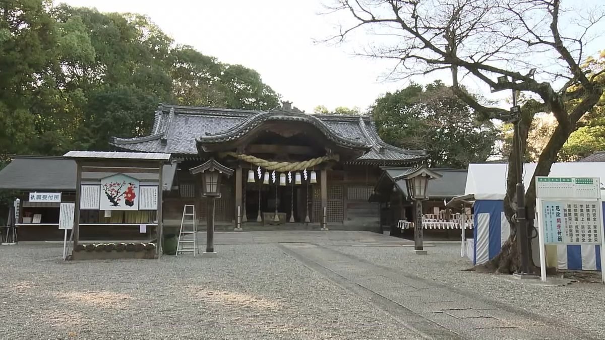 すす払いと大しめ縄の設置 潮江天満宮で新年を迎える作業が進む【高知】