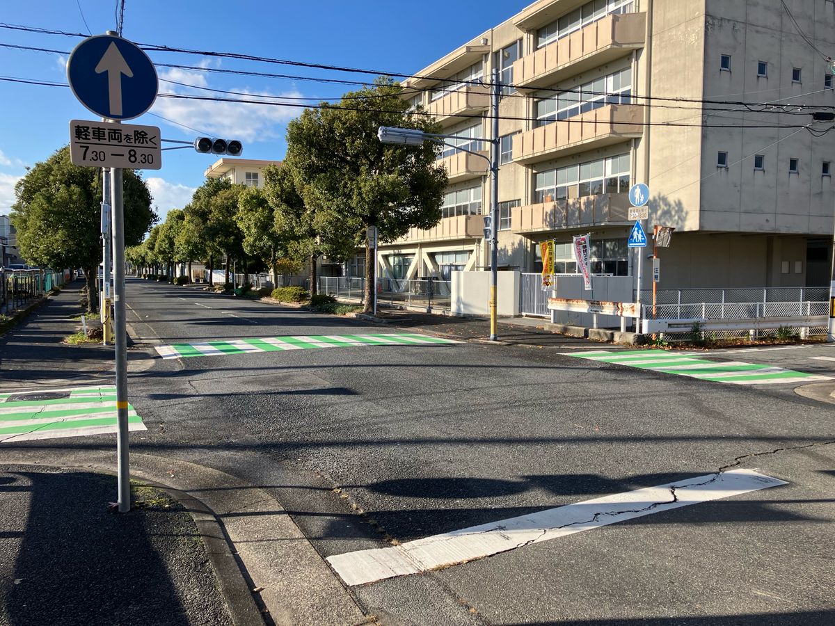 登校中の児童がはねられ軽傷の模様…国家公務員の23歳の男を現行犯逮捕・周南市