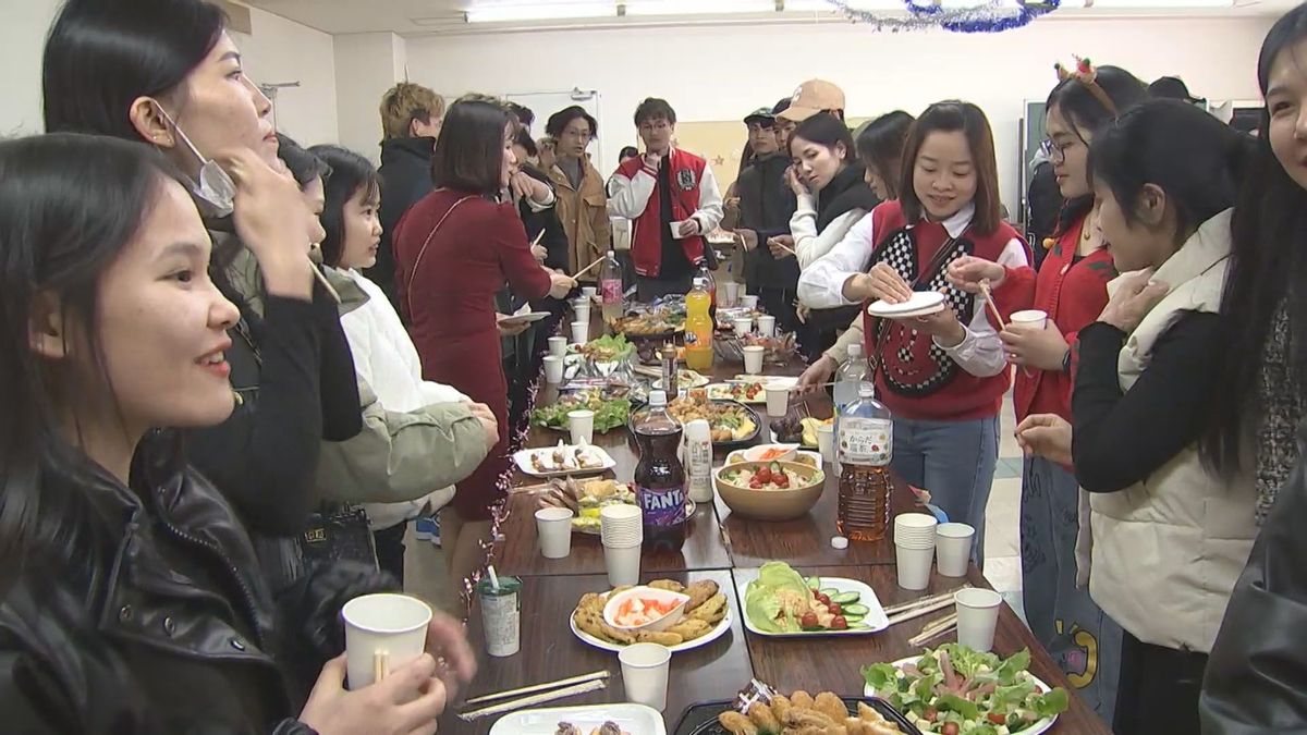 クリスマス会　外国人技能実習生と地元住民が交流　大分