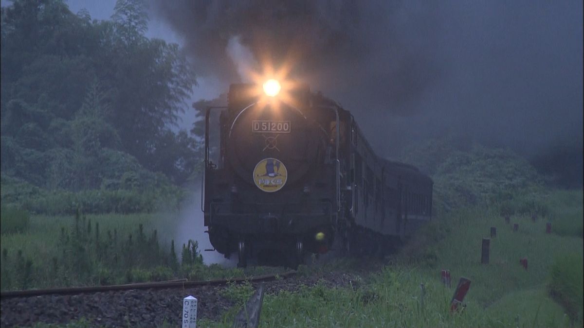蒸気機関車「デゴイチ」４４年ぶり本線運行