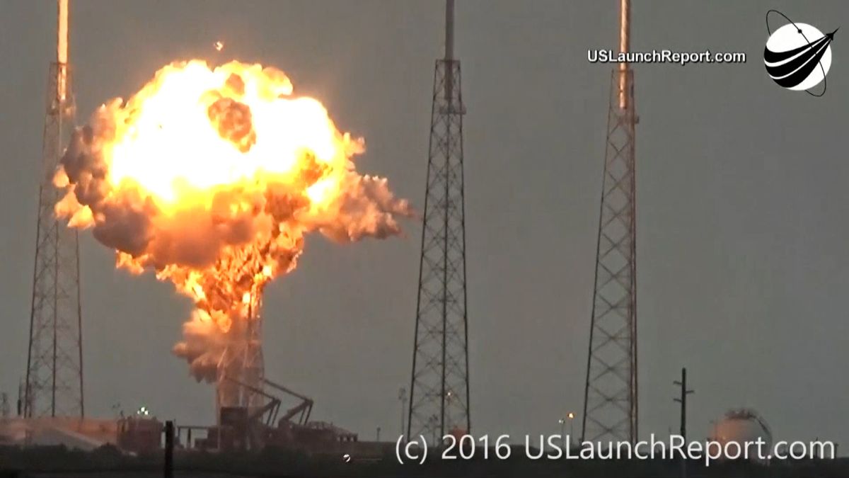 米・スペースＸの無人ロケットが爆発