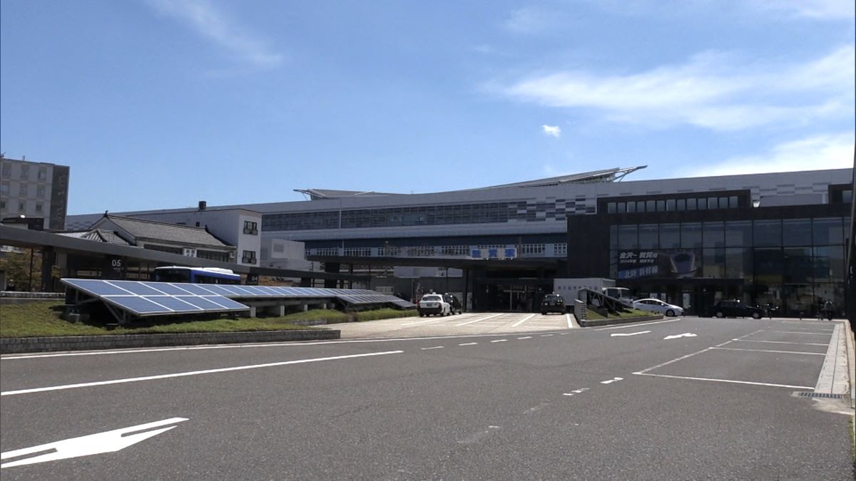 乗り換え拠点となるJR敦賀駅