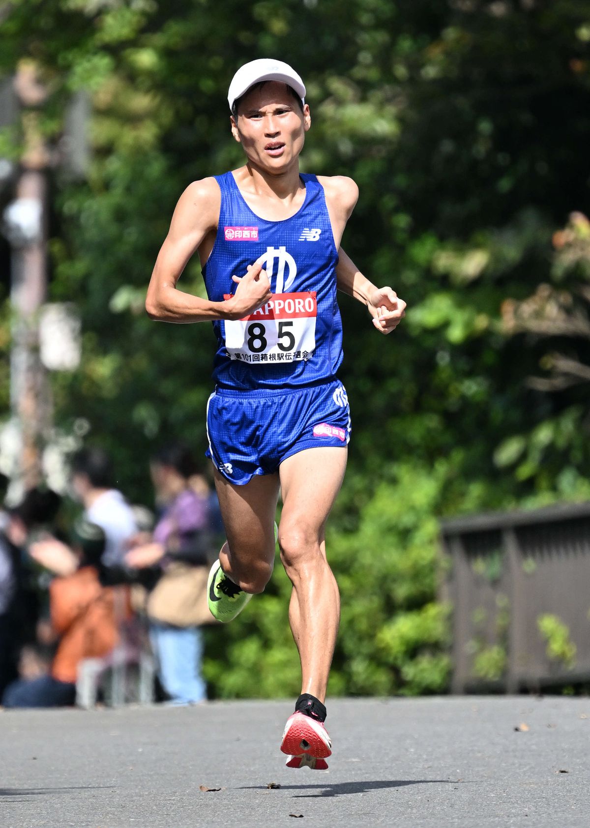 快走をみせた順天堂大学4年の浅井皓貴選手(写真：日刊スポーツ/アフロ)