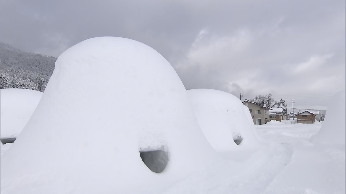 今年はたっぷりの雪 「かまくらの里」で準備進む 　中には高さ４メートルの巨大かまくらも！オープンは24日　