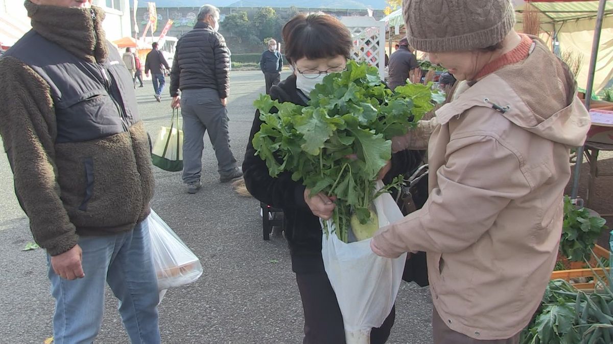 収穫に感謝ささげる「かりんて祭」地元野菜が格安！大鍋料理で温まる～ あわら市 