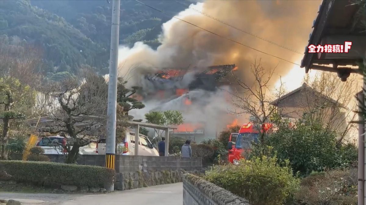 福岡県久留米市で住宅全焼　一時激しく炎上　ケガ人なし