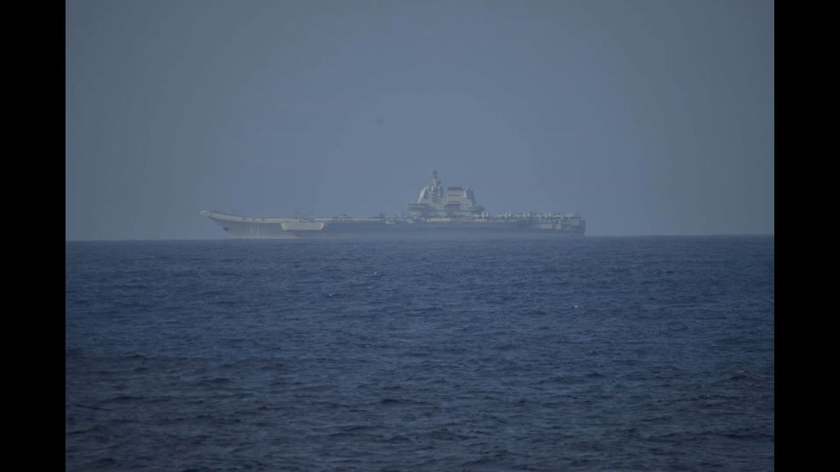 中国海軍の空母「山東」沖縄県の南の太平洋を航行、初確認～防衛省