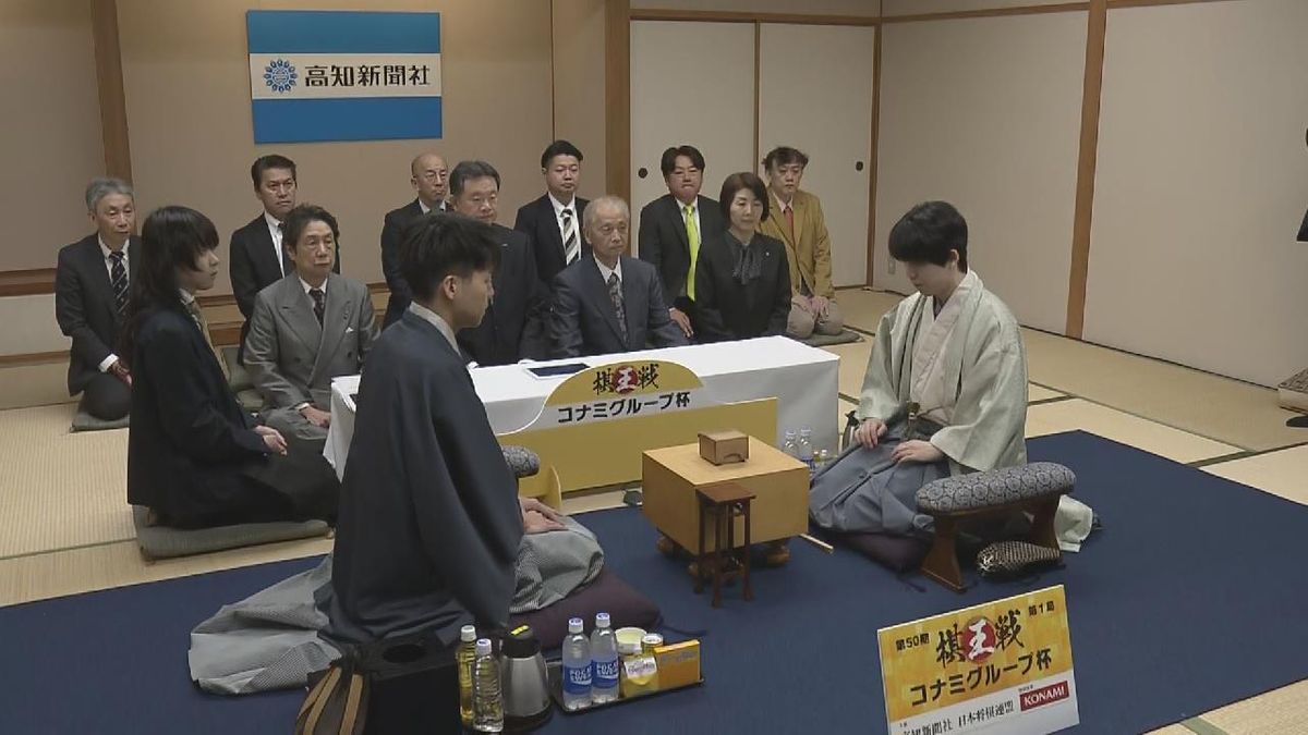 「棋王」3連覇へ 藤井七冠と増田八段の対局始まる