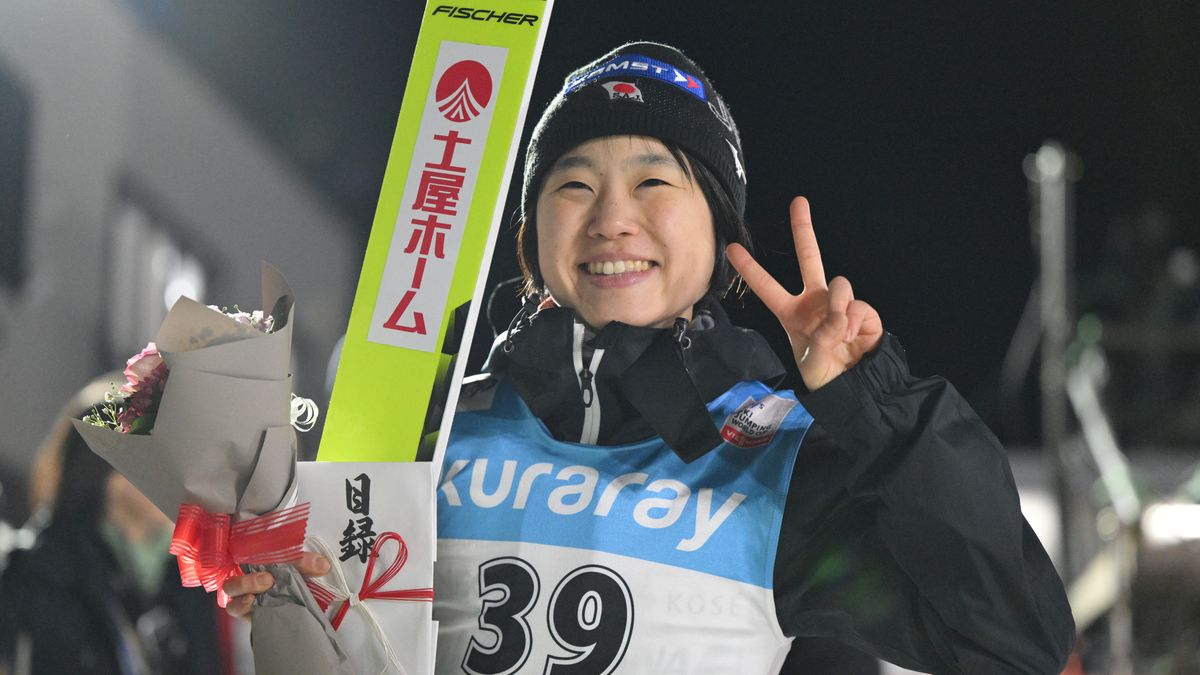 【スキージャンプ】伊藤有希「応援のおかげ」2位で日本開催のW杯で2連続の表彰台　高梨沙羅は11位