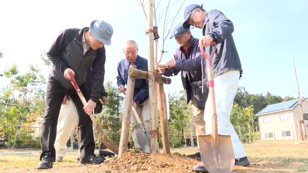 最上川流域を桜並木でいっぱいにする「最上川さくら回廊」の植樹式が県内外の3か所で開催