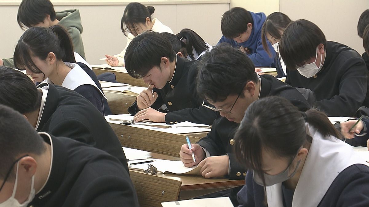 大学入学共通テスト直前　受験生は正月返上で模試に臨む　大分