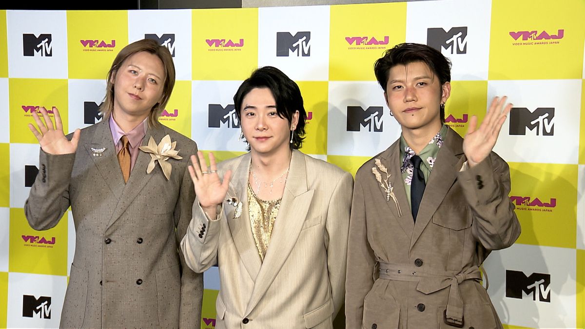 『MTV VMAJ』授賞式後、写真撮影に応じるMrs. GREEN APPLE