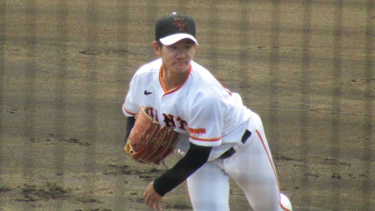 【巨人】左腕・井上温大がシート打撃に登板　最速146キロ 笑顔で取材に応じる