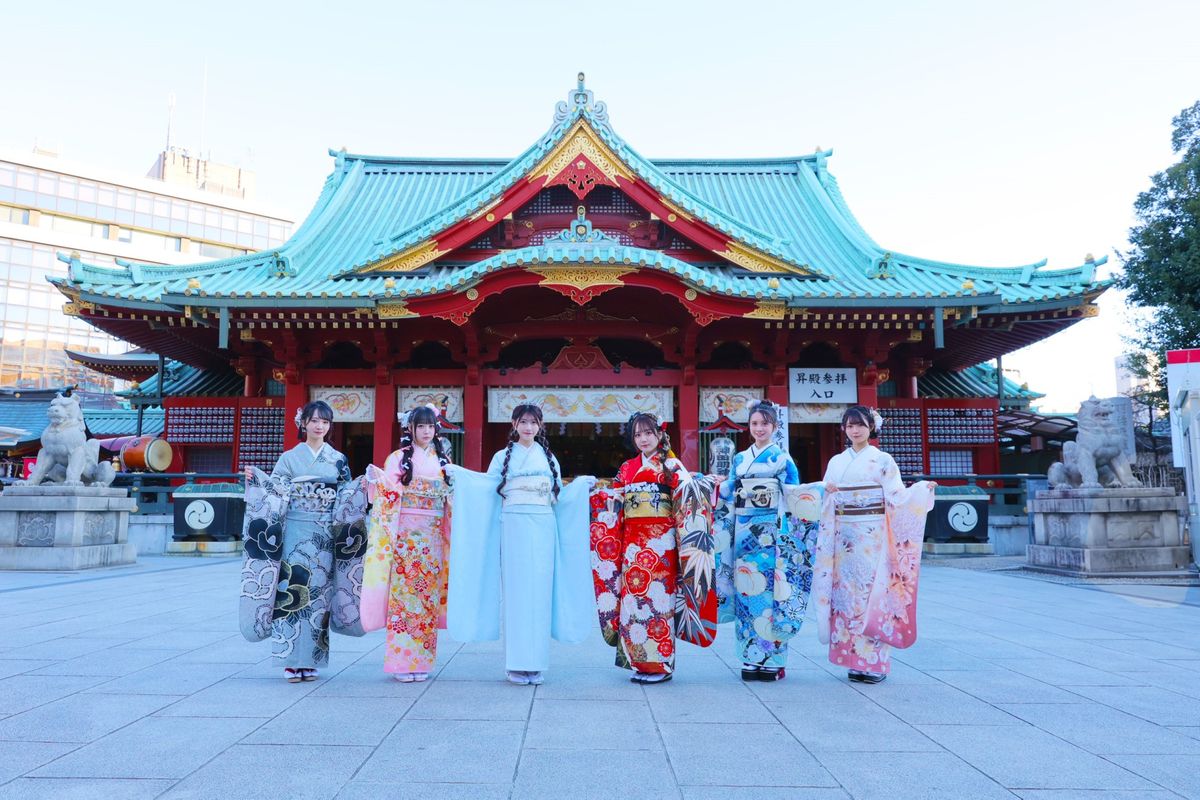 （左から）成⽥⾹姫奈さん、佐藤美波さん、千葉恵⾥さん、⽥⼝愛佳さん、⽔島美結さん、太⽥有紀さん (C)AKB48
