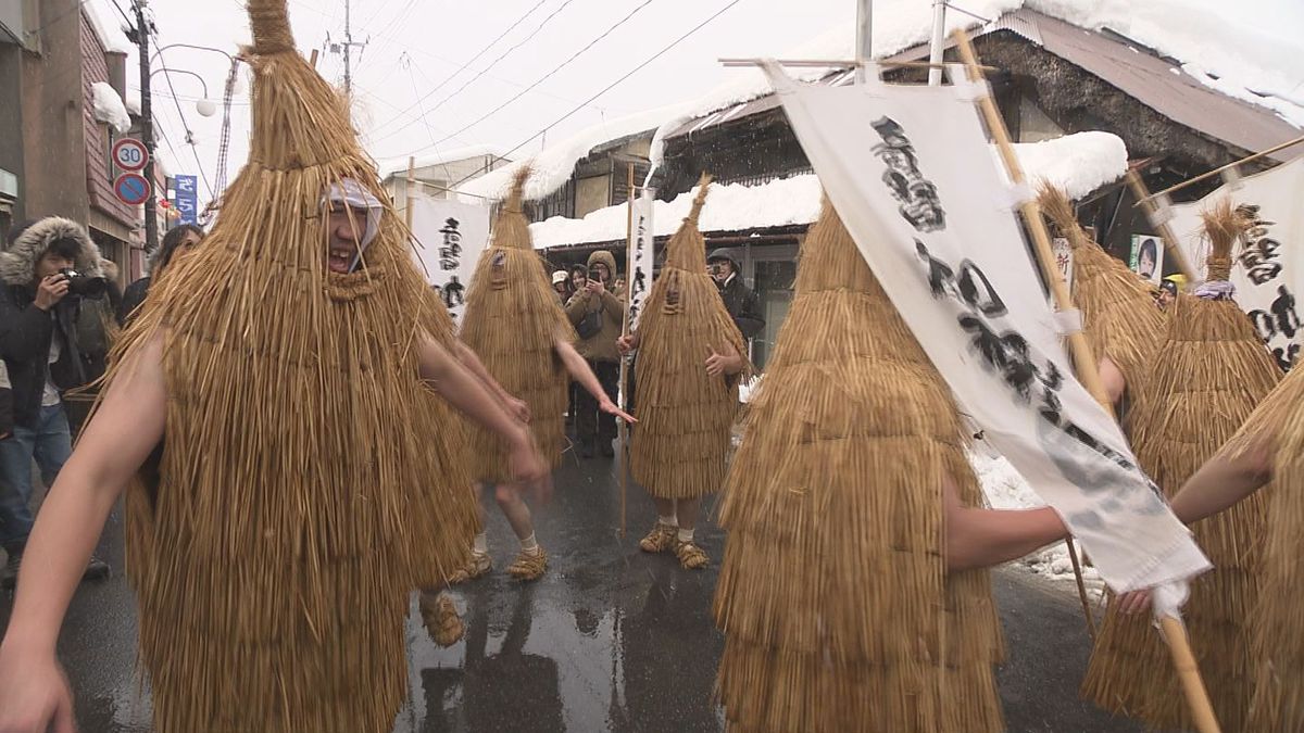 「カッカッカー」の掛け声　江戸時代から続く奇祭「加勢鳥」威勢よく　山形・上山市