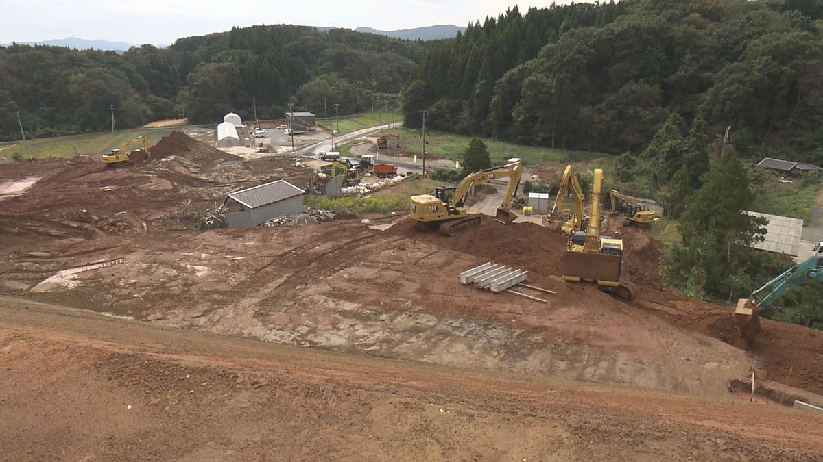 鶴岡市の土砂崩れ現場復旧工事進む　現地で進捗状況説明　11月末に避難指示解除の検討も