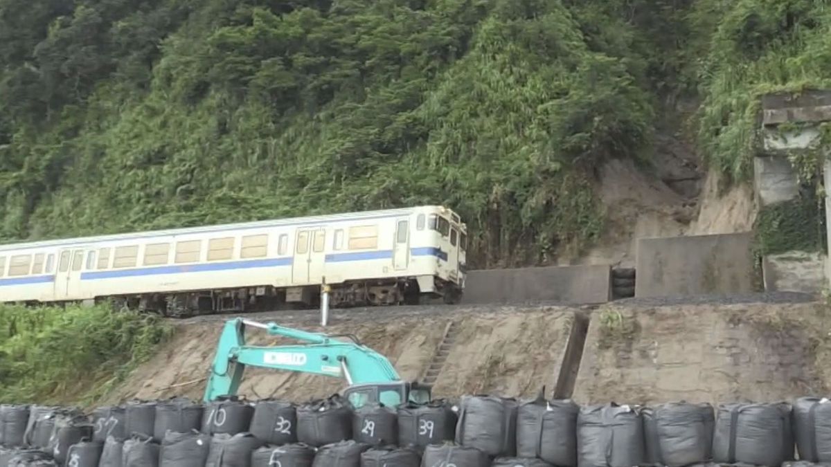 県本土大雨でJR在来線など一部運転見合わせや遅延　土砂崩れで運休の指宿枕崎線は運転再開