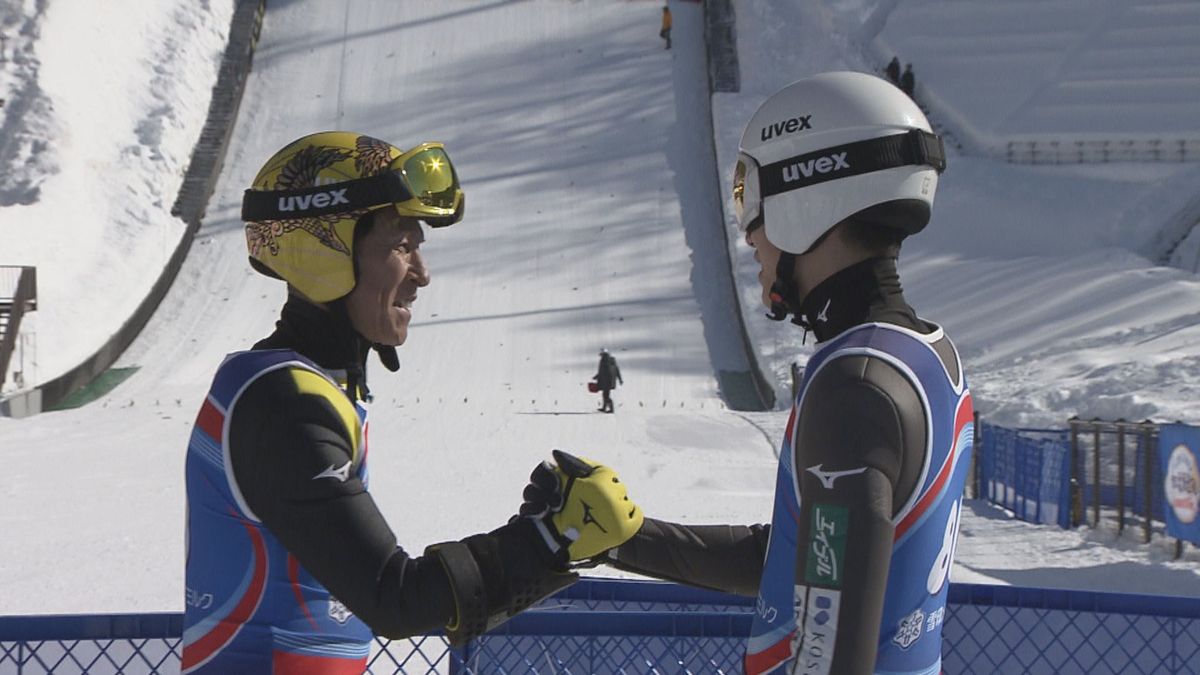 【スキージャンプ】佐藤慧一自社大会V！3位レジェンド葛西紀明と健闘を称え合う