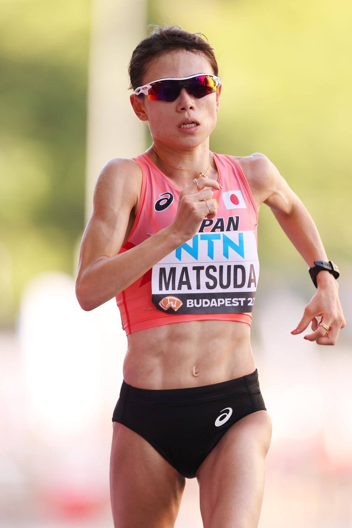 鍛え抜かれた腹筋で2大会連続世界選手権マラソン代表を走る(写真：森田直樹/アフロスポーツ)