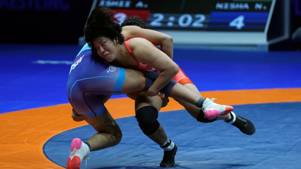 レスリング　女子68キロ級の石井亜海　世界選手権初出場で銀メダルも「悪いところが出た」