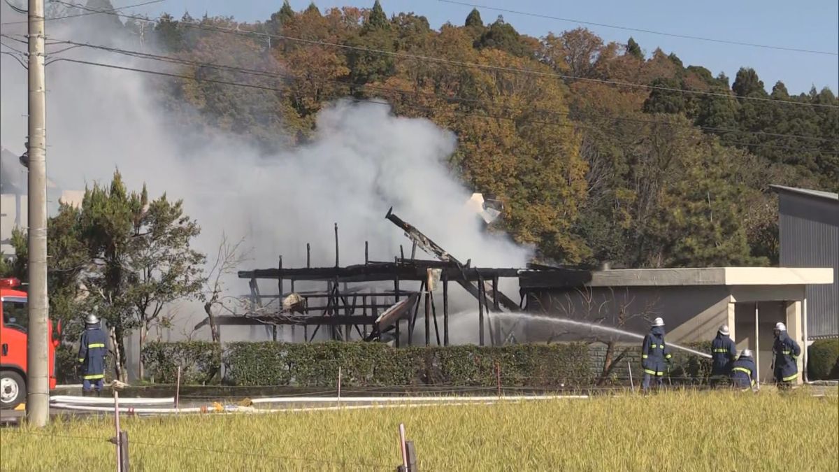 越前町で住宅全焼 家族3人逃げ出して無事 越前町赤井谷