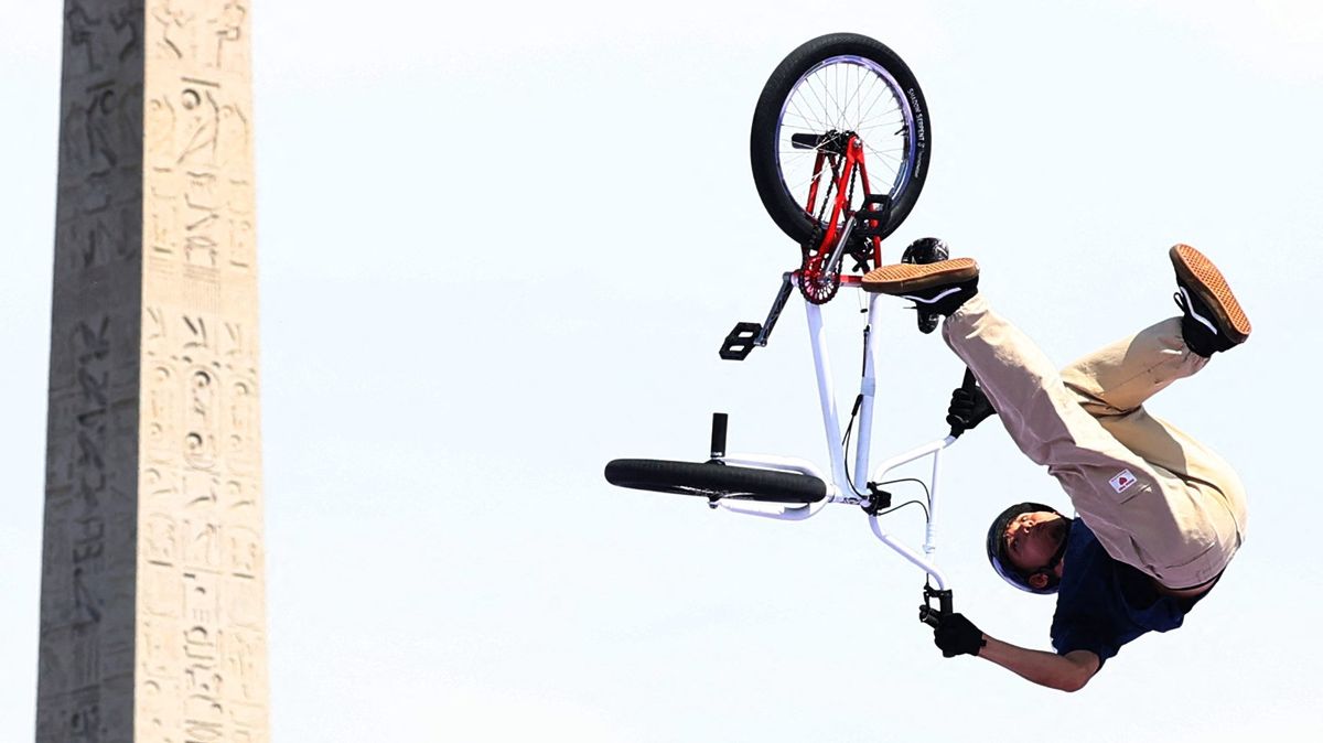 自転車・男子BMXフリースタイルに出場した中村輪夢選手【写真：ロイター/アフロ】