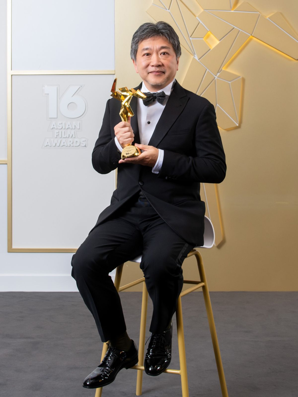 是枝裕和監督　韓国作品『ベイビー・ブローカー』最優秀監督賞に　受賞は映画界からの「激励」