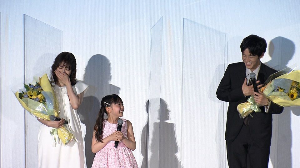 共演の喜びを語る（左から）広瀬すずさん、増田光桜さん、松坂桃李さん