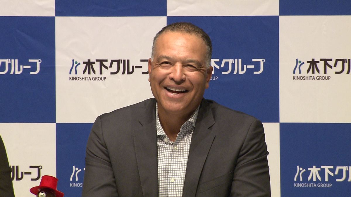 「進展がないので大谷選手に聞きたい」ドジャース・ロバーツ監督が気になるプレゼントの行方は？