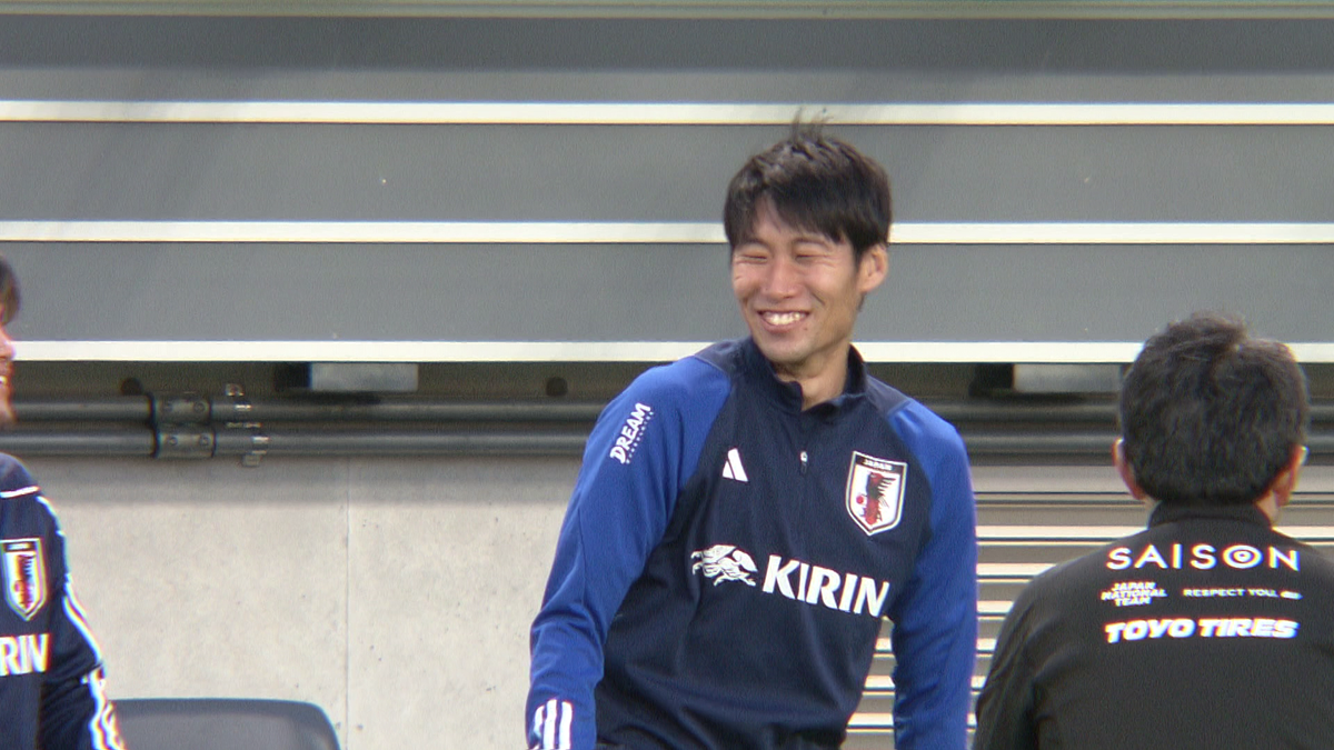 練習中に笑顔を見せる日本代表・鎌田大地選手