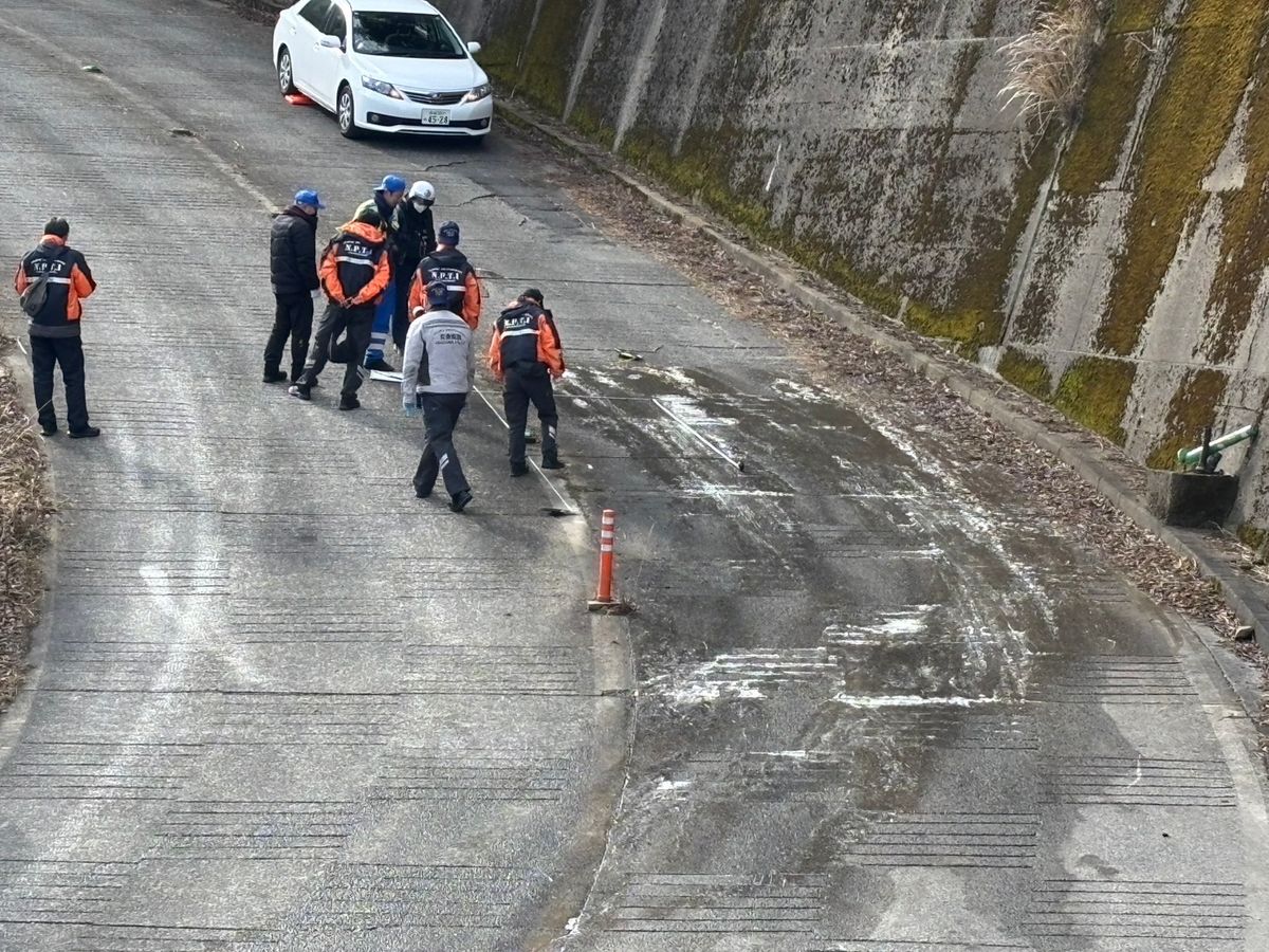 長崎市で原付バイク転倒 女性が意識不明の重体《長崎》