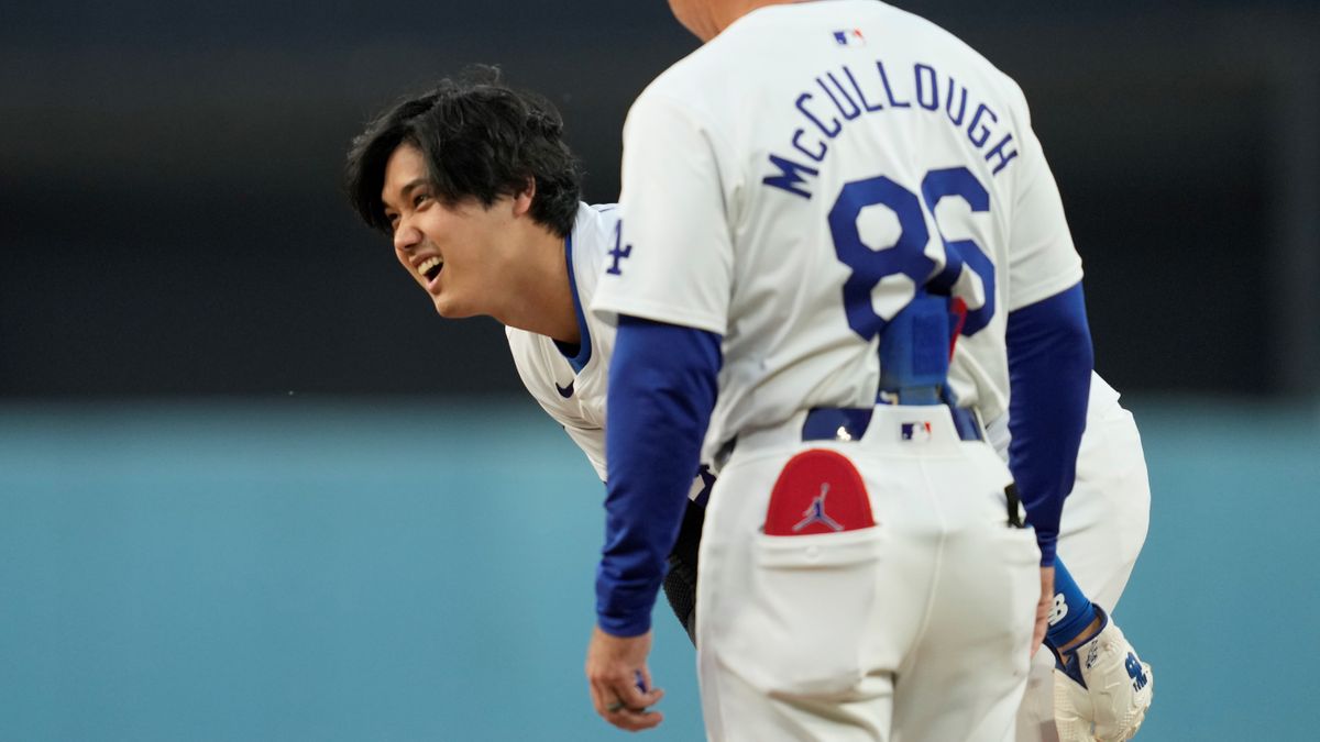 苦悶の表情を浮かべる大谷翔平選手(写真：AP/アフロ)