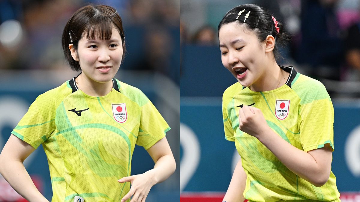 女子団体の初戦を勝利した（左）平野美宇選手（右）張本美和選手（写真：松尾/アフロスポーツ）