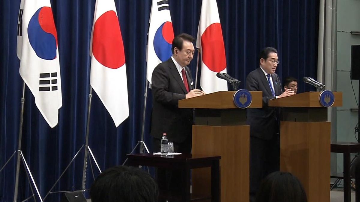 日韓首脳が「シャトル外交」再開で一致 首脳会談後の共同記者会見で発表