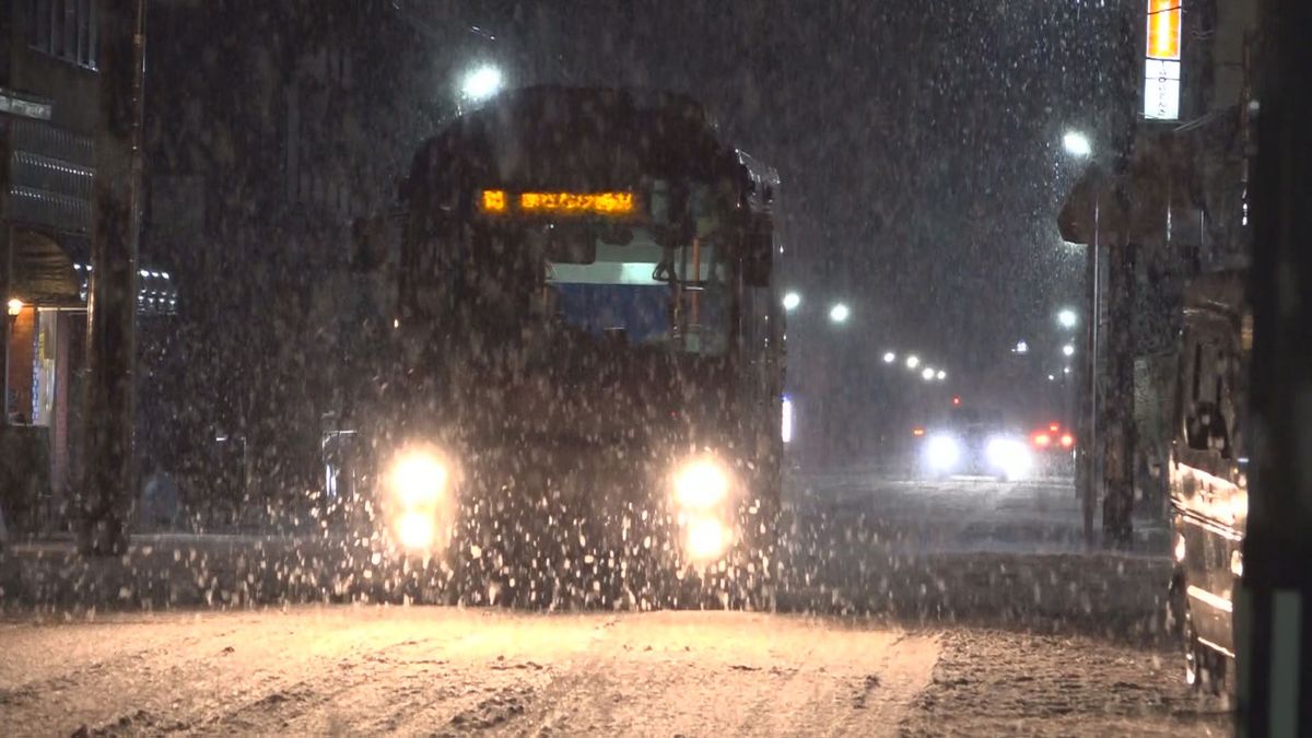 師走に入り雪化粧 奥越地方では深々と…路面白く 各地で今年1番の寒さ