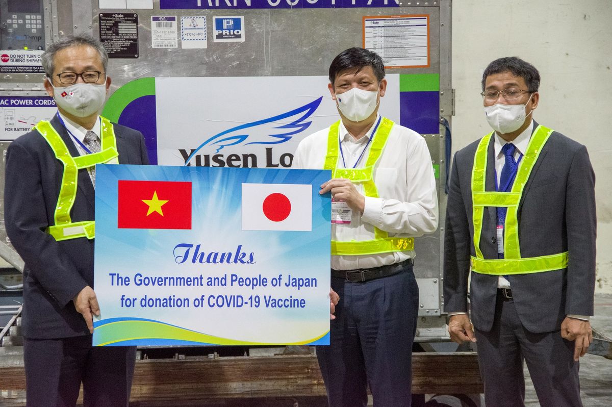 日本が無償提供のワクチン、ベトナムに到着