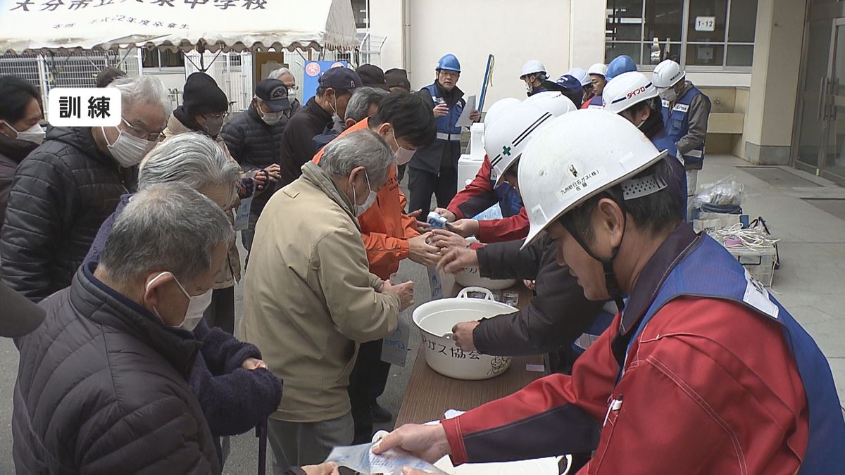 停電時にも使える　プロパンガスで発電・炊き出し訓練