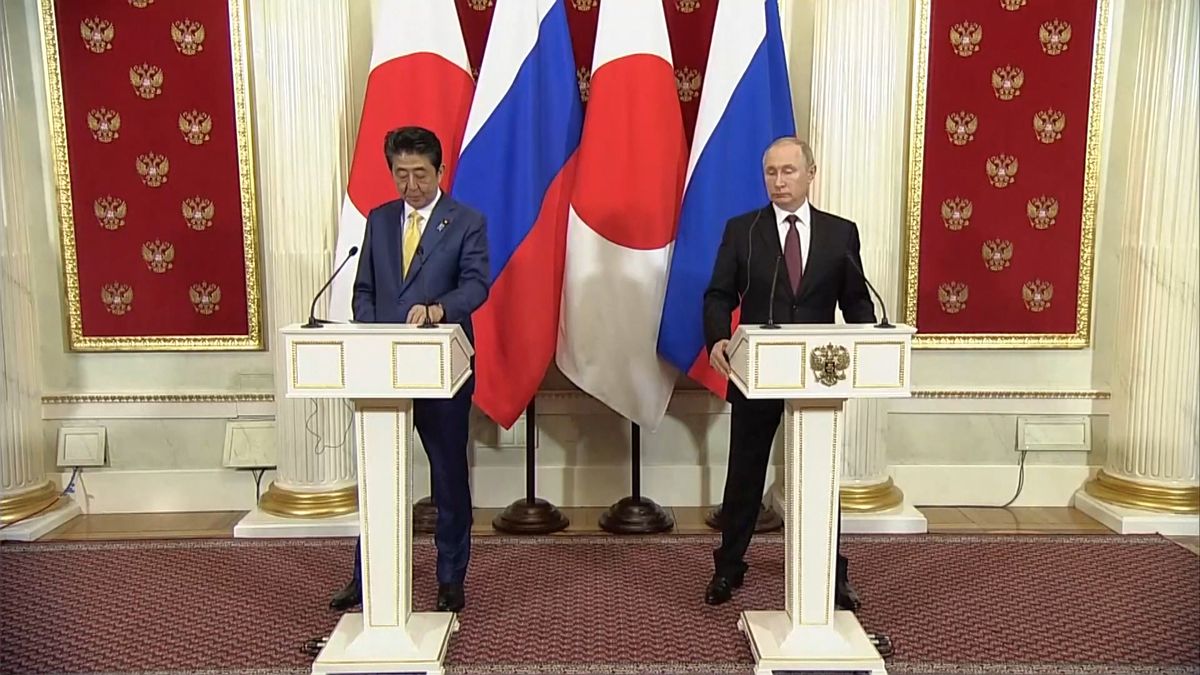 日露首脳“平和条約交渉を引き続き加速”
