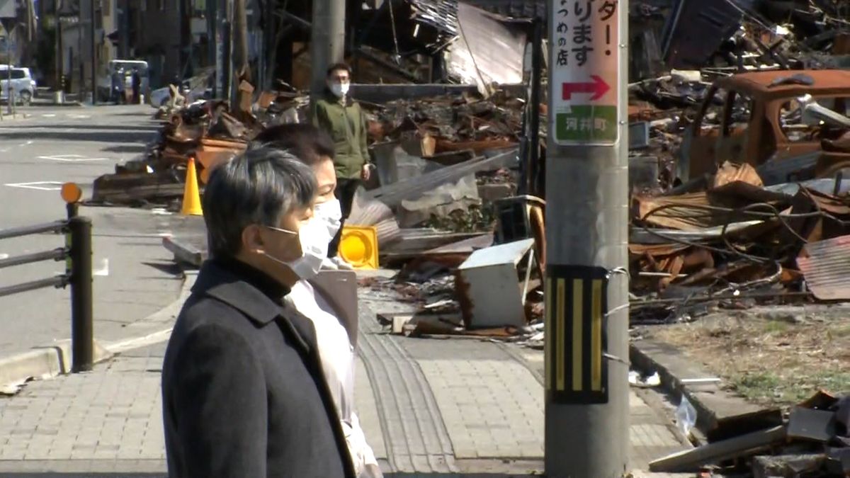 3月22日 石川・輪島市 「輪島朝市」を視察する天皇皇后両陛下