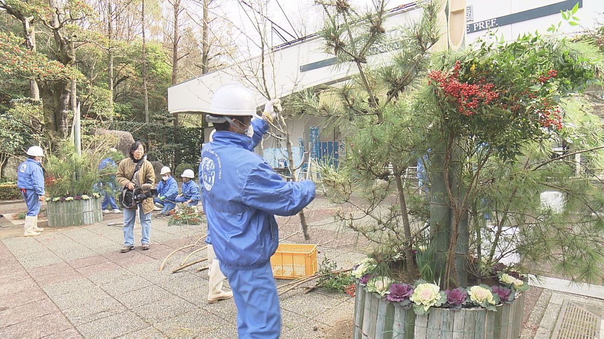 とべ動物園で職員手作りの正月飾りを設置 年内営業は12月28日まで【愛媛】