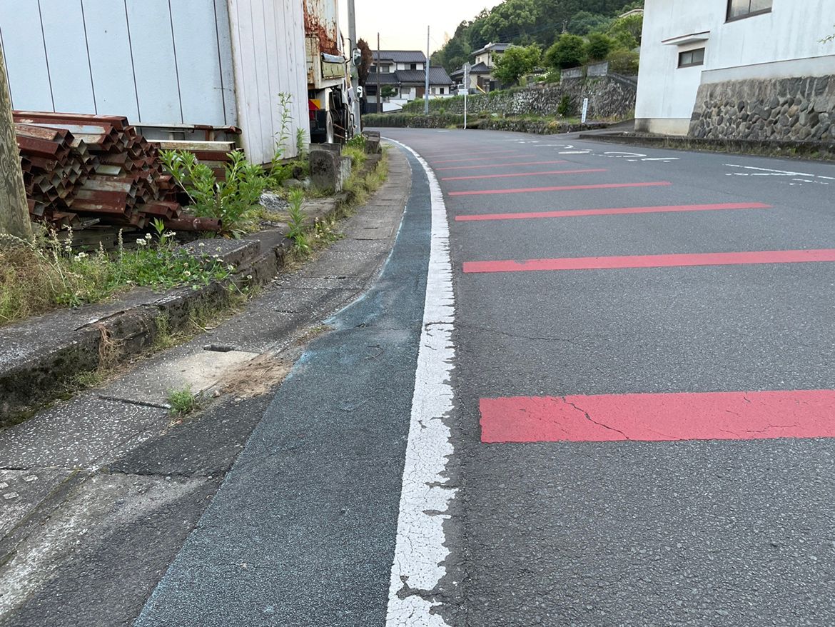 【速報】下校中に道路標識が倒れ女子児童がけが　大分