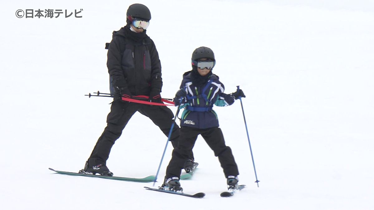 積雪十分！スキー場開きで賑わう（鳥取・わかさ氷ノ山スキー場）