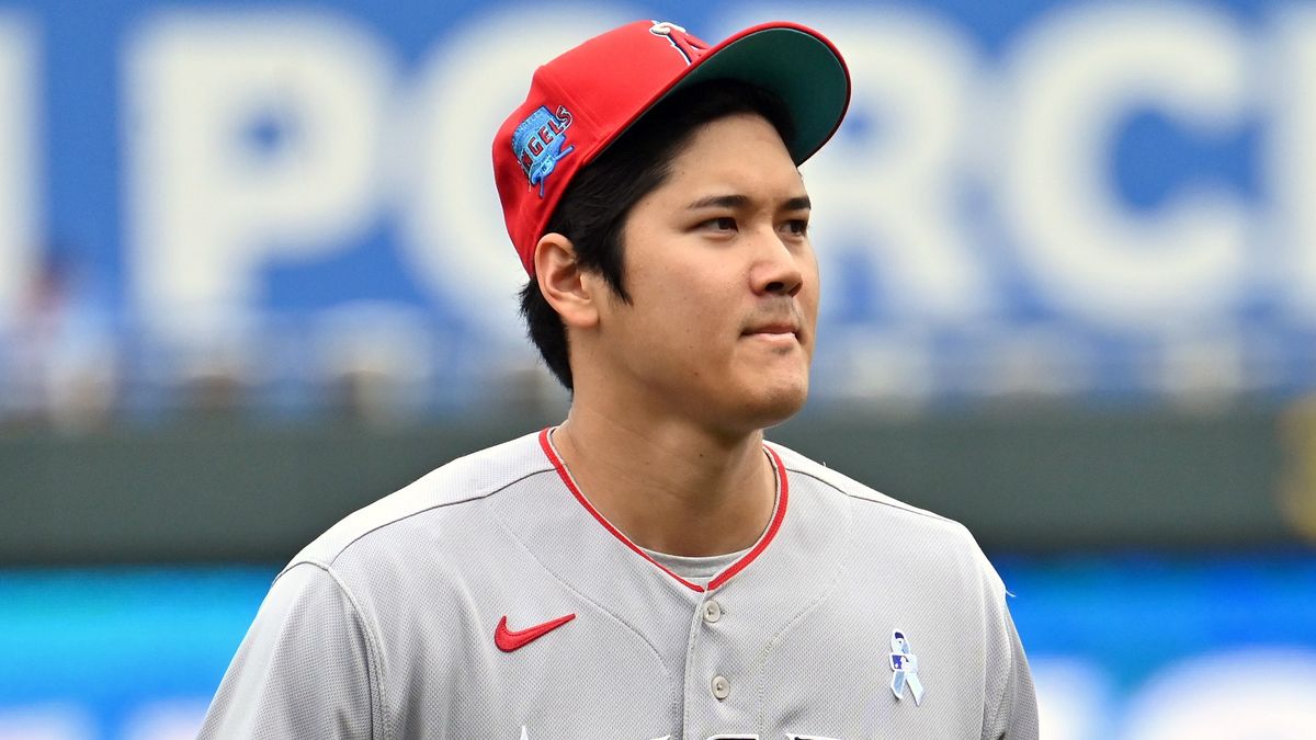 大谷翔平　快足ベースカバーに称賛　しかし足首触る仕草に「足捻ってないかな」と心配の声も