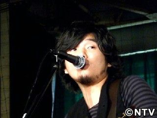 秦 基博が体育館ライブ、男子高生300人にエコ訴える