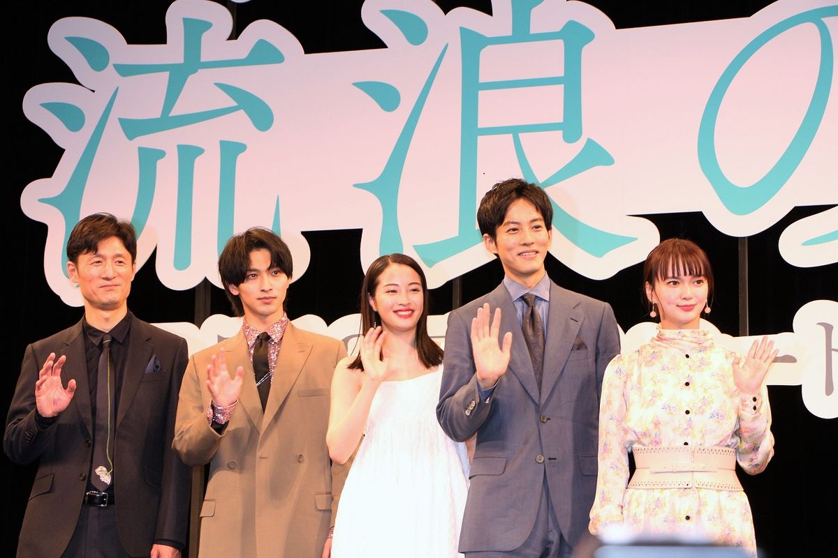 (左から) 李相日監督、横浜流星さん、広瀬すずさん、松坂桃李さん、多部未華子さん