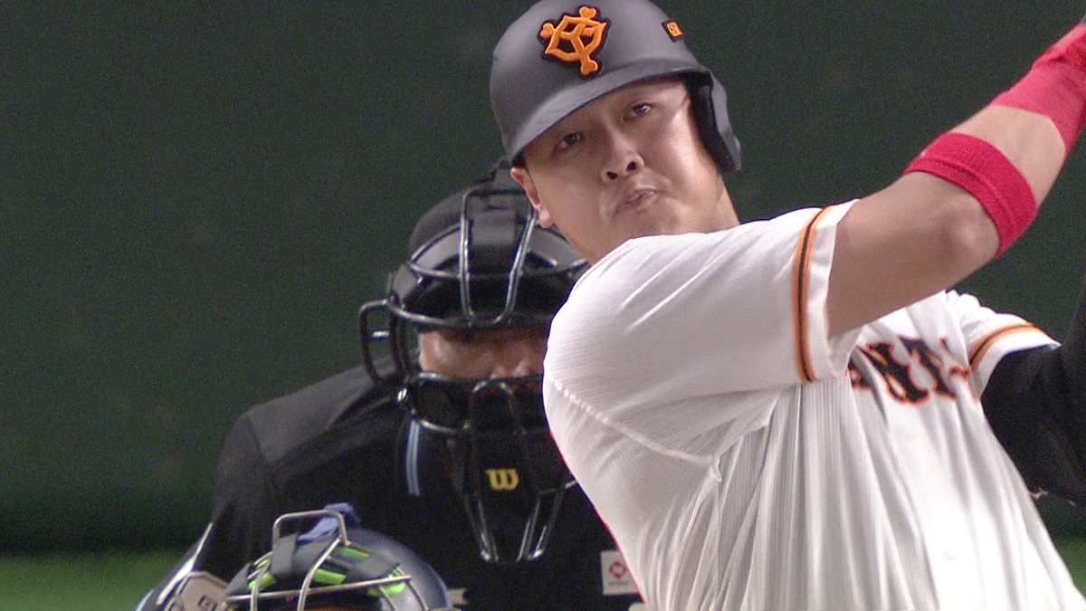 本塁打王を獲得した巨人・岡本和真選手(画像：日テレジータス)