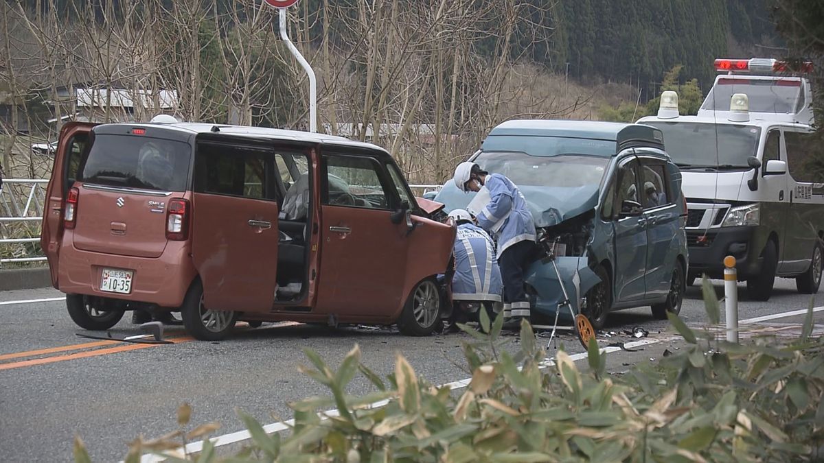 正面衝突で2人が死亡した事故現場　ポール設置などの安全対策後重大な事故はなし　山形・白鷹町