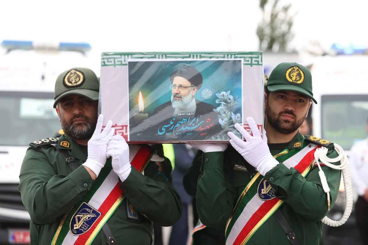 「大統領のヘリだけ見えなくなった」側近証言　イラン墜落